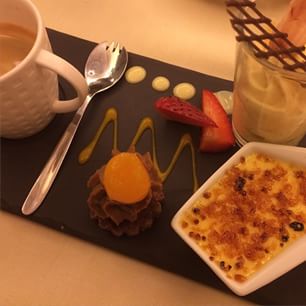  Le café gourmand de ce midi à @hotelnapoleonparis 
