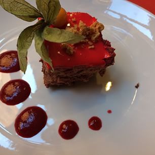  Pour finir : entremet chocolat aux fruits rouges. Il fait l'unanimité ! 