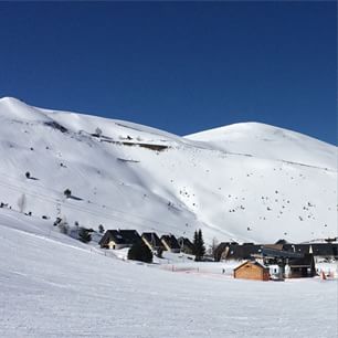  Ski, sun and fun. 