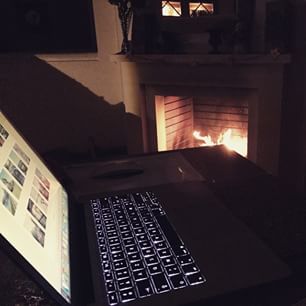  Le plaisir irremplaçable de l'hiver ! Bosser (un peu) sur le blog au coin du feu 