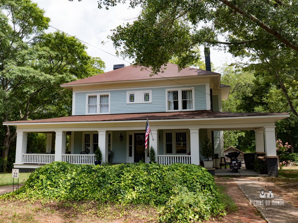 La maison sur laquelle Carl mange sur le toit Alexandria The walking dead saison 4 episode 9
