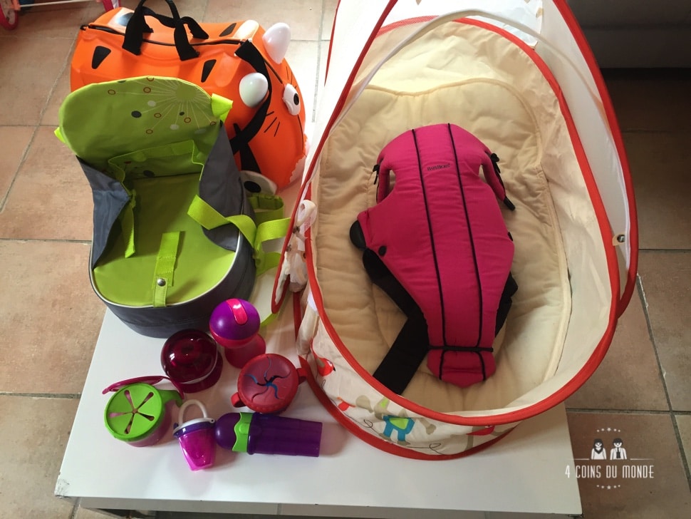 10 Accessoires voyage avec bébé indispensables