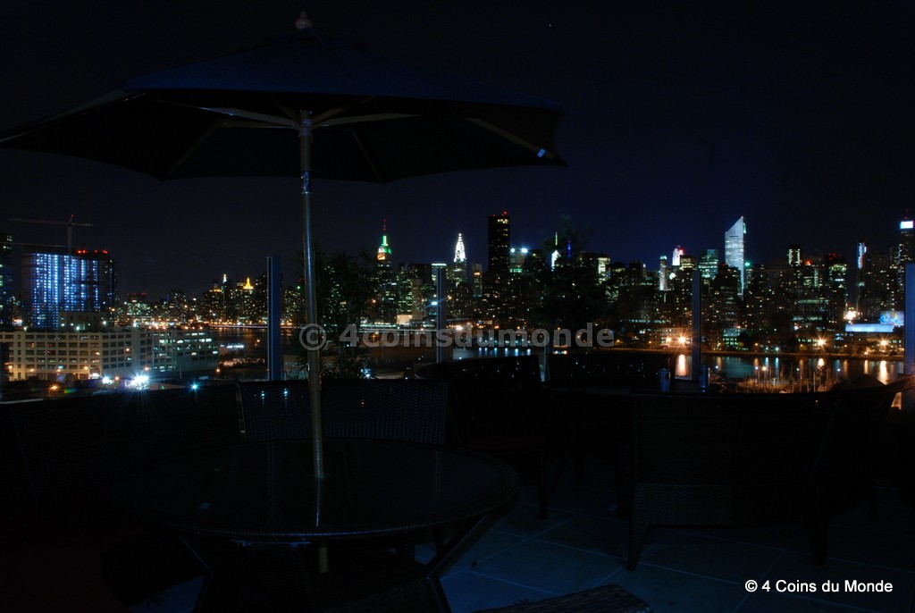 La vue sur Manhattan depuis le toit terrasse de l'hôtel La vue sur Manhattan depuis le toit terrasse de l'hôtel
