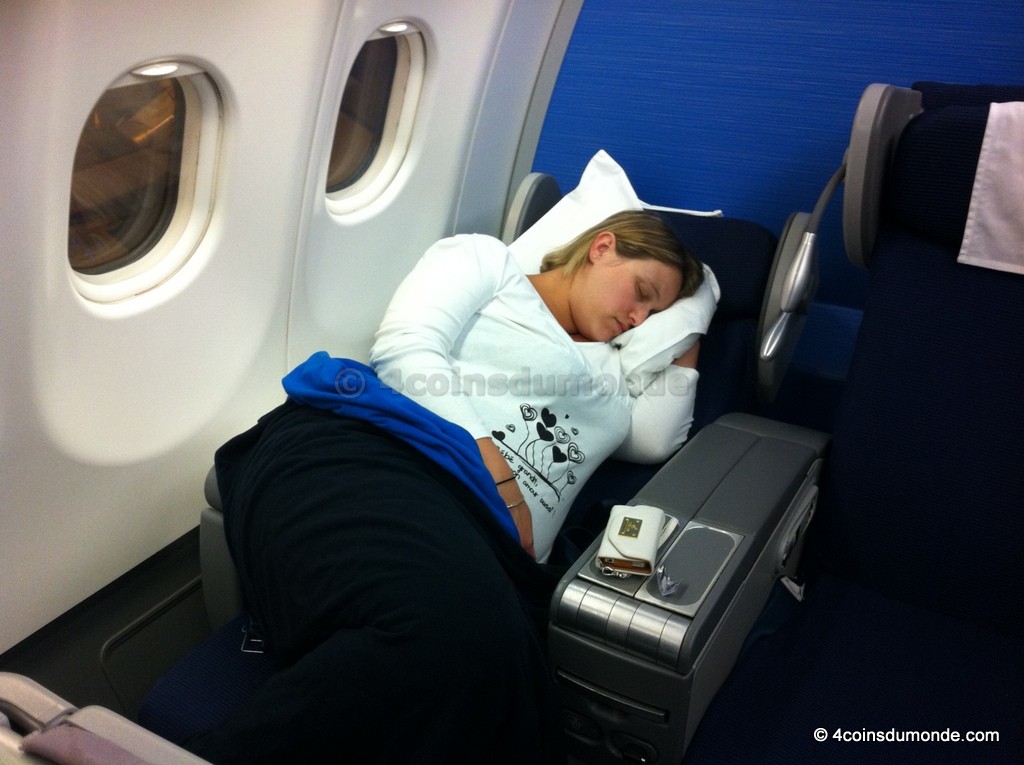 Prendre l'avion enceinte est plus confortable si vous avez la chance de voyager en classe affaires