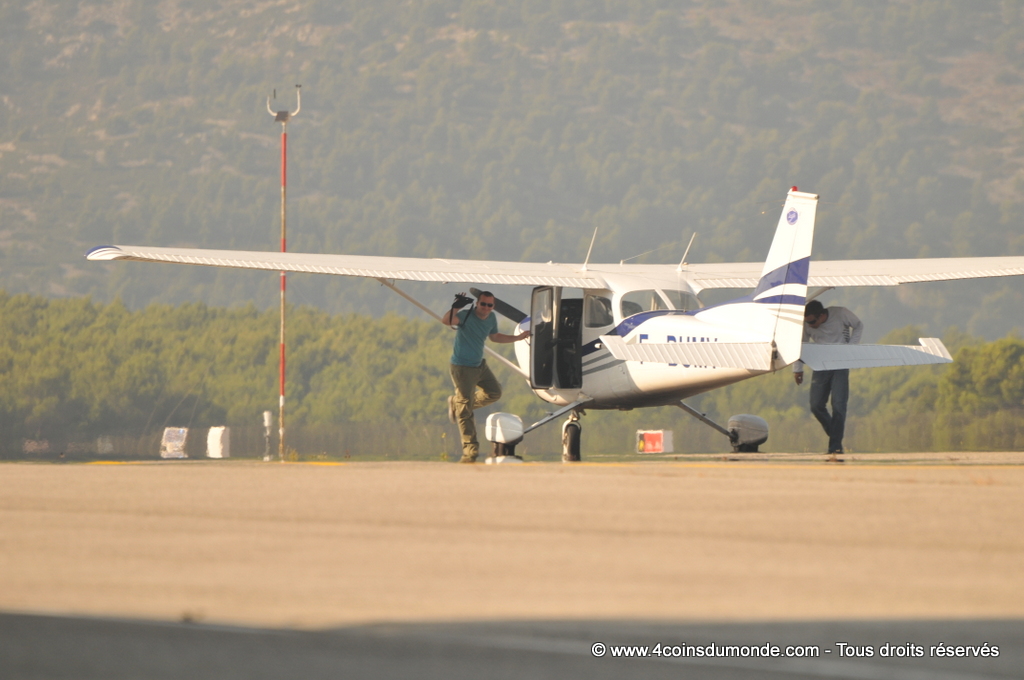 Juste avant de monter dans l'avion pour mon cours de pilotage