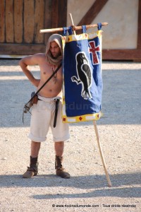 Porte drapeaux avant la bataille