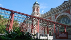 Ellis Island : LA visite historique hors des buildings et du bruit de Manhattan
