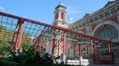 Ellis Island : LA visite historique hors des buildings et du bruit de Manhattan