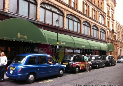 Harrods à Londres, temple du luxe !