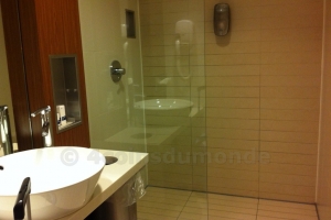 Une petite douche entre deux vols ?