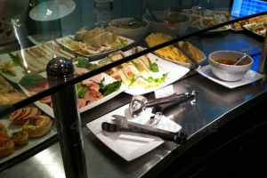 buffet froid ou chaud du salon classe affaire de Bahrein