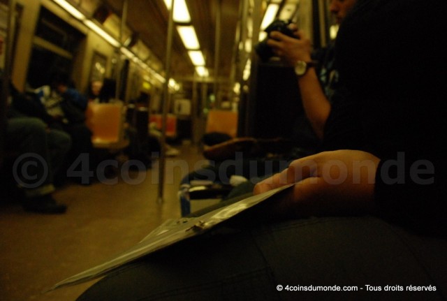 Le métro à New York est tout à fait sûr en famille avec des enfants