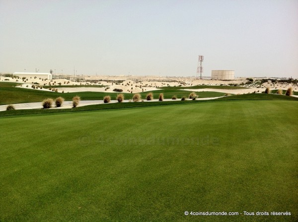 Incroyable toute cette verdure en plein désert Parcours de Golf et Pétrole Royal Golf Club de Bahreïn bahrain