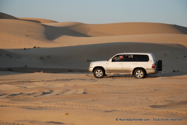 Excursion en 4x4 dans le désert de Dubaï le 31 décembre. Inoubliable ! Le 31 décembre dans le désert. Inoubliable !