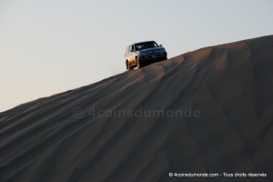 Le chauffeur prend le temps avec le 4x4 pour me laisser faire des photos