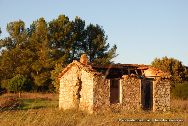 Visiter le village des Arcs sur Argens